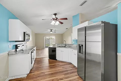 Kitchen - 2547 Deercroft Dr, Melbourne, FL 32940 photo 2 of 2