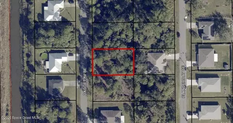 2999 Dagget Ave SE, Palm Bay, FL 32909