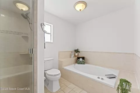 Bath - 1018 Villa Dr, Melbourne, FL 32940 photo 3 of 3