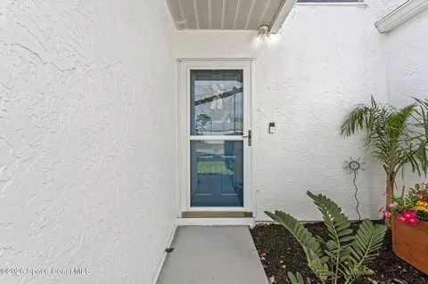 Entry Way - 1018 Villa Dr, Melbourne, FL 32940 photo 1 of 3
