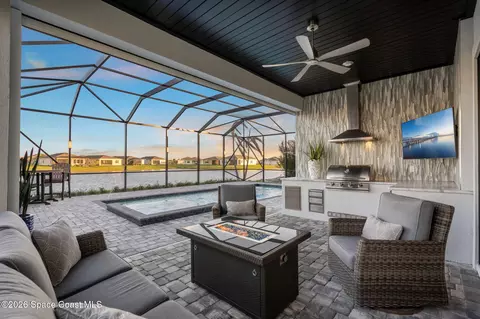 8904 Alister Dr, Melbourne, FL 32940