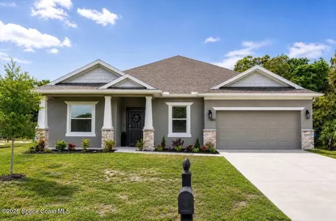 900 Nixon Cir NE, Palm Bay, FL 32907