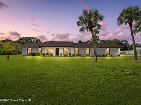 5215 Pina Vista Dr, Melbourne, FL 32934