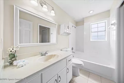 Bath - 476 Veracruz Blvd, Indialantic, FL 32903 photo 6 of 10