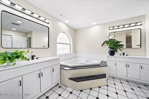 Bath - 476 Veracruz Blvd, Indialantic, FL 32903 photo 3 of 10