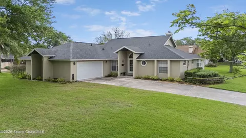 432 Crystal Lake Dr, Melbourne, FL 32940