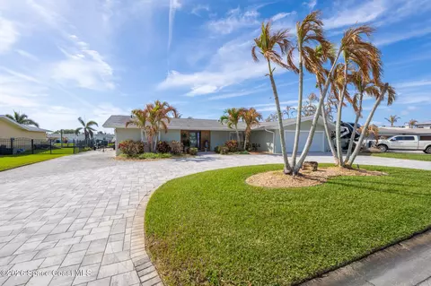 511 Eleuthera Ln, Indian Harbour Beach, FL 32937
