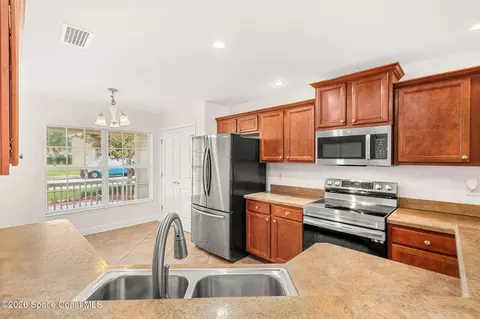 Kitchen - 1509 Oconner Ave, Melbourne, FL 32940 photo 5 of 5