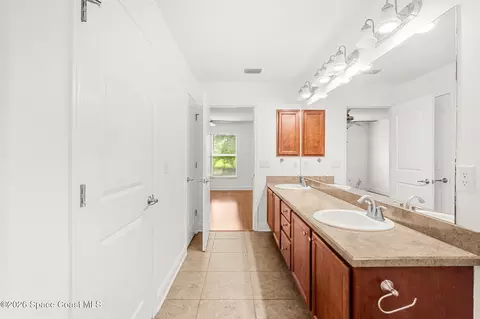 Bath - 1509 Oconner Ave, Melbourne, FL 32940 photo 3 of 6