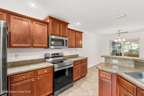 Kitchen - 1509 Oconner Ave, Melbourne, FL 32940 photo 4 of 5
