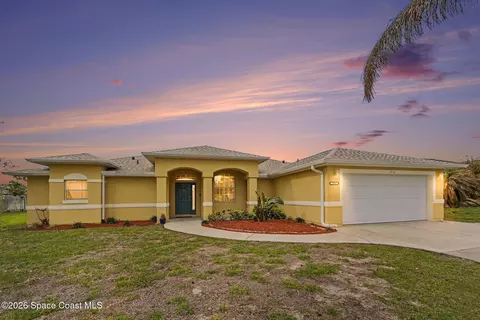 992 Coquina St SE, Palm Bay, FL 32909