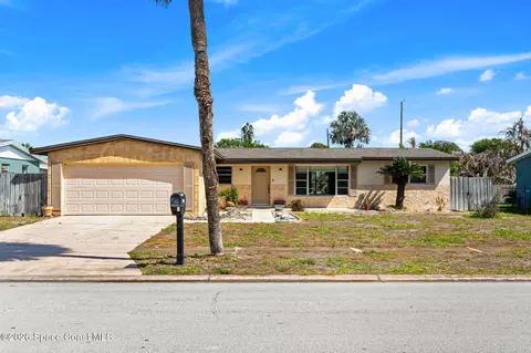 1230 Yacht Club Blvd, Indian Harbour Beach, FL 32937