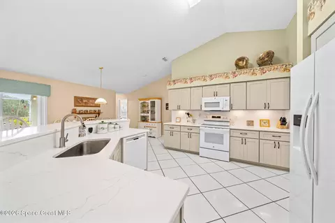 Kitchen - 1012 Sabal Grove Dr, Rockledge, FL 32955 photo 3 of 7