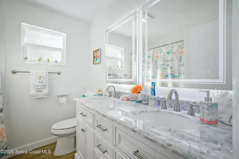 Bath - 557 Ixora Dr, Melbourne, FL 32935 photo 1 of 3