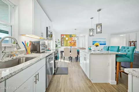 Kitchen - 557 Ixora Dr, Melbourne, FL 32935 photo 3 of 6