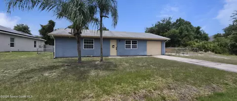 565 Elizabeth St SE, Palm Bay, FL 32909
