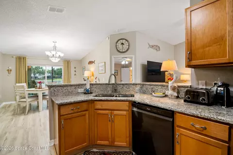 Kitchen - 5061 Spinet Dr, Melbourne, FL 32940 photo 3 of 5