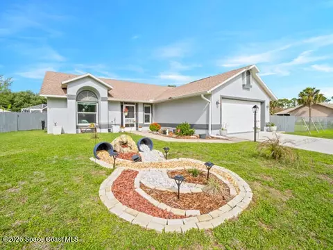 1670 Barnes Ave NW, Palm Bay, FL 32907