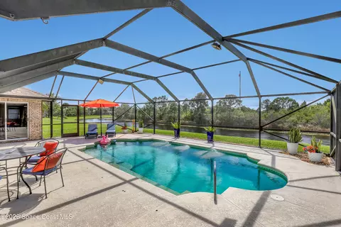 3120 Forest Creek Dr, Melbourne, FL 32901