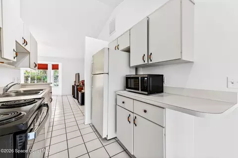 Kitchen - 1455 Atz Rd, Malabar, FL 32950 photo 4 of 6