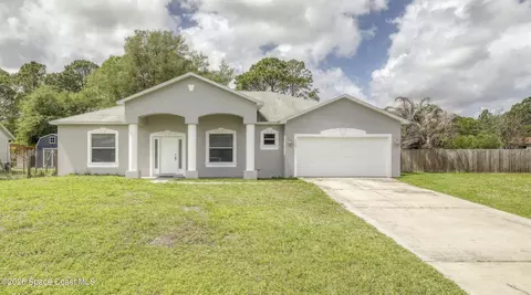1424 Hero St SE, Palm Bay, FL 32909