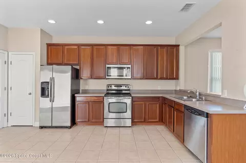 Kitchen - 3335 Primrose Willow Dr, Saint Cloud, FL 34773 photo 1 of 2