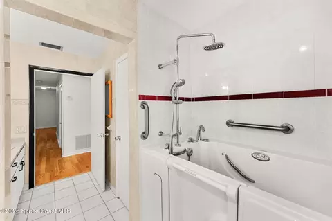 Bath - 8637 Sylvan Dr, Melbourne, FL 32904 photo 2 of 5