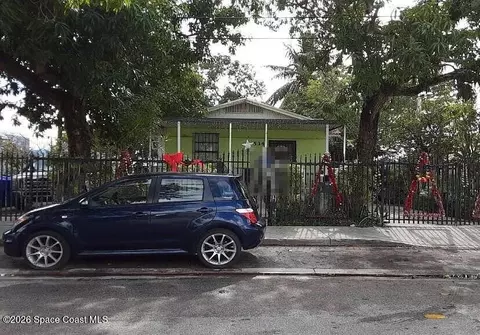 534 NW 30th St, Miami, FL 33127