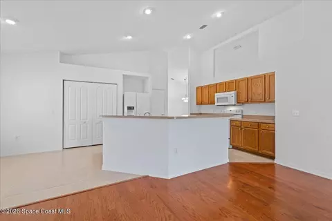 Kitchen - 3567 Hoofprint Dr, Melbourne, FL 32940 photo 2 of 3
