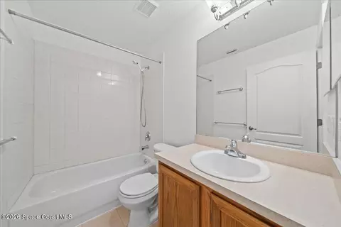 Bath - 3567 Hoofprint Dr, Melbourne, FL 32940 photo 3 of 3