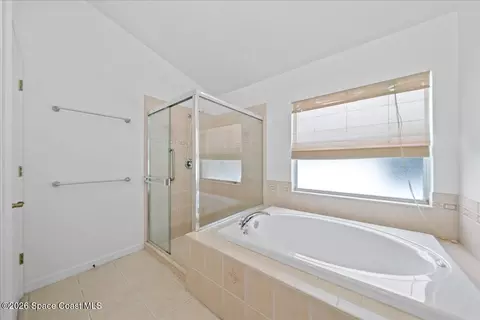 Bath - 3567 Hoofprint Dr, Melbourne, FL 32940 photo 2 of 3