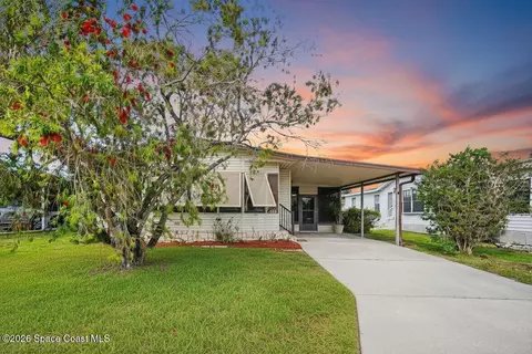 924 Dogwood Dr, Barefoot Bay, FL 32976