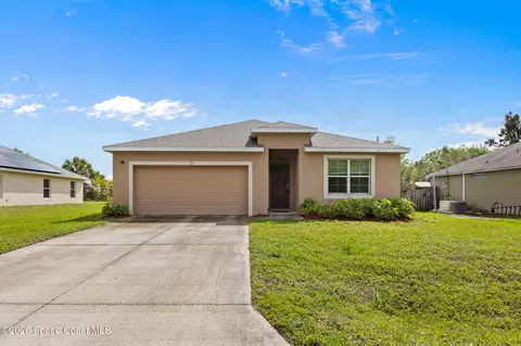 335 Calcutta Ave NW, Palm Bay, FL 32907
