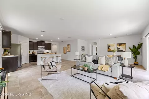 335 Calcutta Ave NW, Palm Bay, FL 32907