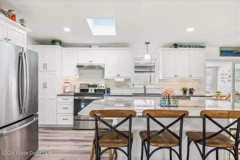 487 N Marlin Cir, Barefoot Bay, FL 32976