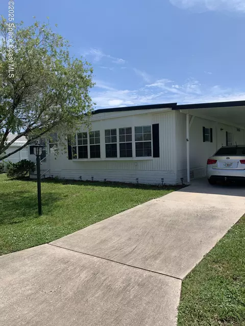 913 Fir St, Barefoot Bay, FL 32976