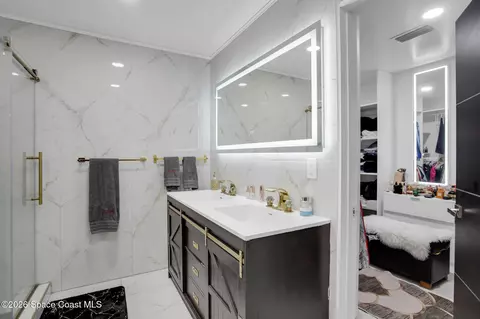 Bath - 912 S 5th St, Macclenny, FL 32063 photo 5 of 6