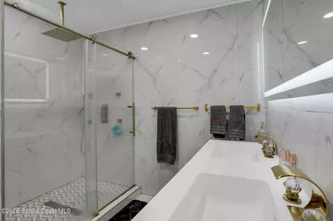Bath - 912 S 5th St, Macclenny, FL 32063 photo 6 of 6
