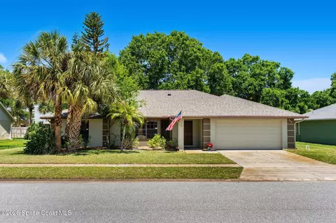 950 Whisperpine Dr, Melbourne, FL 32901