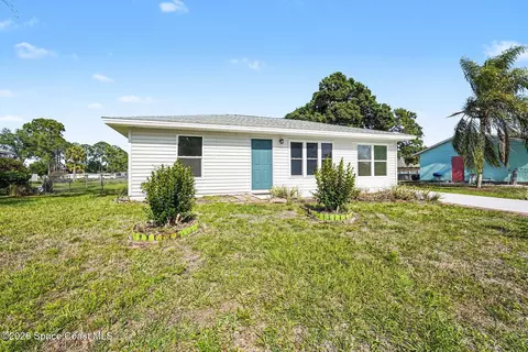 1037 Colonnade Ave SE, Palm Bay, FL 32909