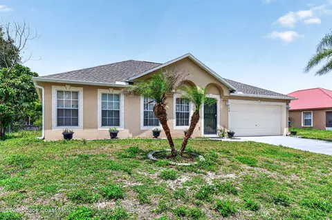 426 Wildwood Ave SW, Palm Bay, FL 32908