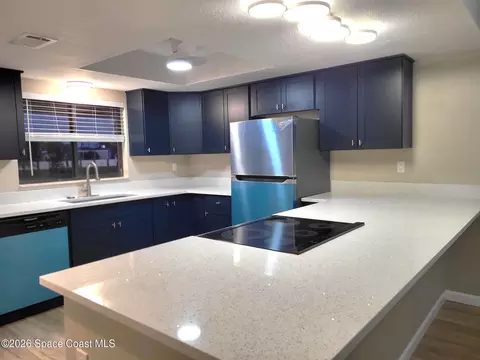 Kitchen - 100 Canebreakers Dr #201, Cocoa, FL 32927 photo 4 of 5
