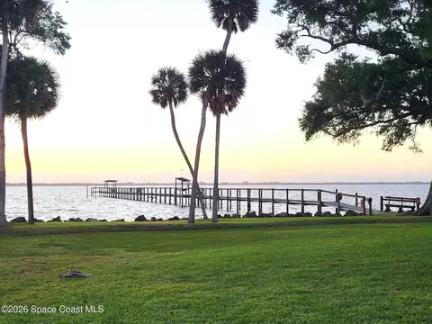 100 Canebreakers Dr #201, Cocoa, FL 32927