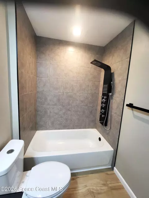 Bath - 100 Canebreakers Dr #201, Cocoa, FL 32927 photo 1 of 4