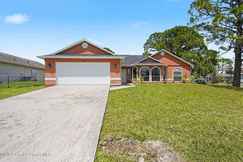 1801 Bashaw St NW, Palm Bay, FL 32907