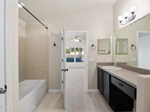 Bath - 3495 Tabitha Ct, Melbourne, FL 32934 photo 2 of 3