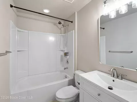 Bath - 3495 Tabitha Ct, Melbourne, FL 32934 photo 3 of 3