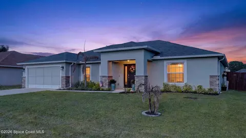 145 Benchor Rd NW, Palm Bay, FL 32907