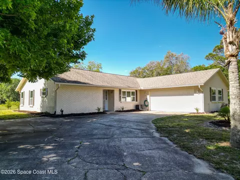 479 Maytown Rd, Oak Hill, FL 32759