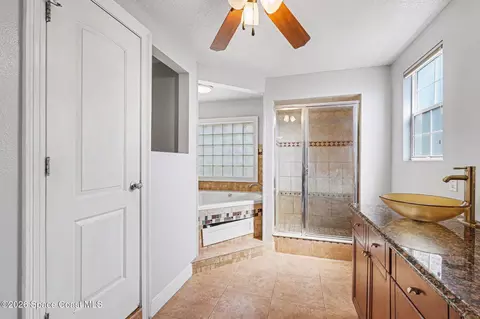 Bath - 4950 Blounts Ridge Rd, Mims, FL 32754 photo 2 of 4